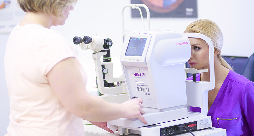 Jeder Laseroperation geht eine genaue und ausführliche Augenuntersuchung voraus.